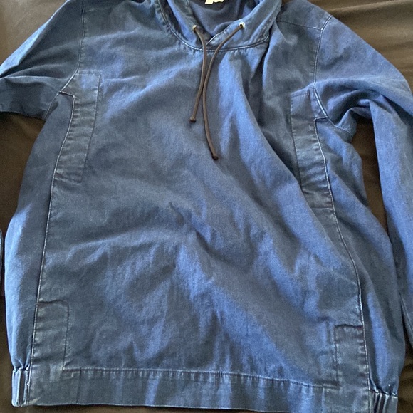 Has pockets - Picture 3 of 6